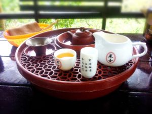 台湾茶で数々の受賞をされている亭主から直接淹れていただきました。